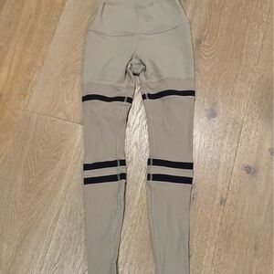 ALO Yoga stopped legging tan/black small